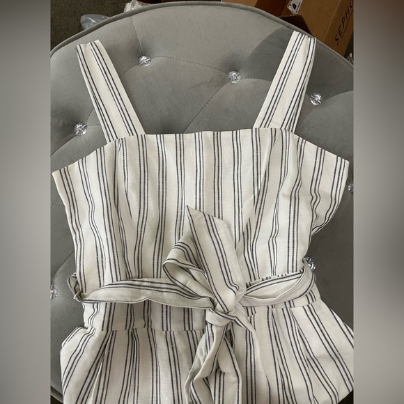 Linen Jumpsuit - Picture 2 of 4